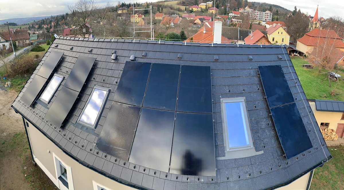 Instalace FVE Ondřejov - bezrámečkové fotovoltaické panely